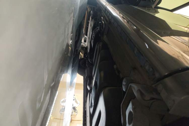 Used Mercedes-Benz V-Class 2017 V 260 Prestige Edition Left Side Sill
