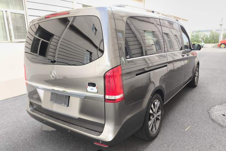 Used Mercedes-Benz V-Class 2017 V 260 Avantgarde Edition Rear Right 45 Deg