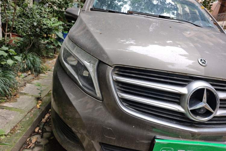 Used Mercedes-Benz V-Class 2017 V 260 Avantgarde Edition Right Front Headlight