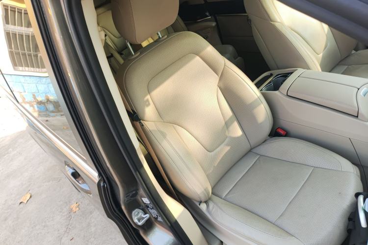 Used Mercedes-Benz V-Class 2017 V 260 L Prestige Extended Edition Right Front Seat