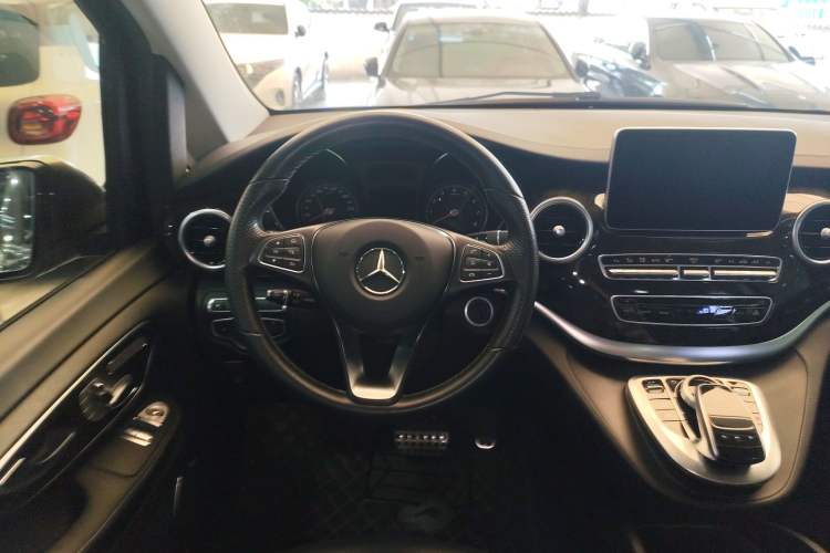 Used Mercedes-Benz V-Class 2017 V 260 Prestige Edition Steering Wheel