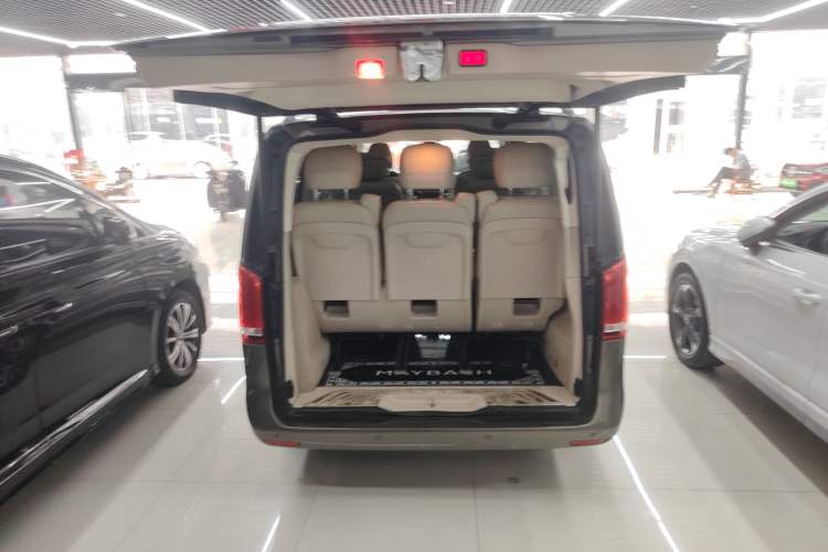 Used Mercedes-Benz V-Class 2017 V 260 Prestige Edition Trunk