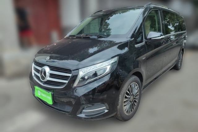Ojetý Mercedes-Benz V-Class 2018 V 260 L Prestige Extended Version China VI