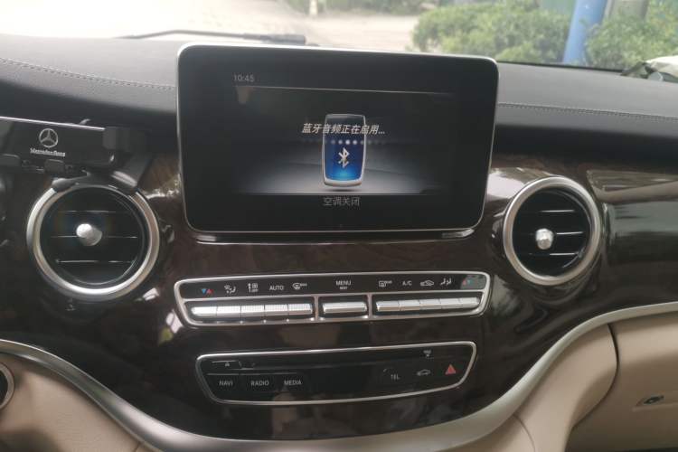 Used Mercedes-Benz V-Class 2018 V 260 L Prestige Extended Version China VI Audio And AC Panel