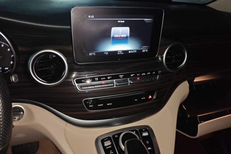 Used Mercedes-Benz V-Class 2018 V 260 Avantgarde Edition China V Audio And AC Panel