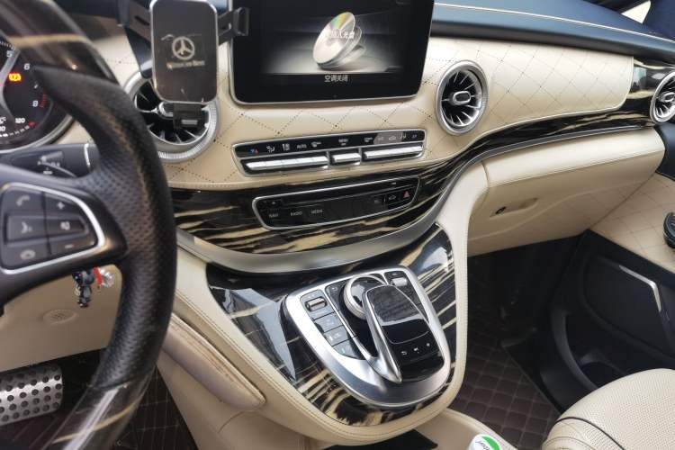 Used Mercedes-Benz V-Class 2018 V 260 L Prestige Extended Version China V Audio And AC Panel