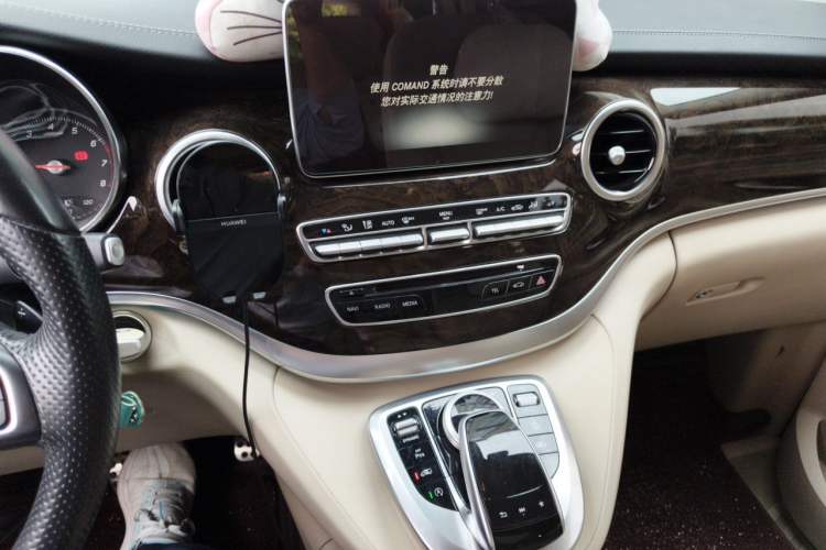 Used Mercedes-Benz V-Class 2018 V 260 Prestige Edition China VI Audio And AC Panel