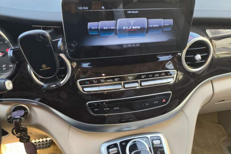 Used Mercedes-Benz V-Class 2018 V 260 Prestige Edition China VI Audio And AC Panel