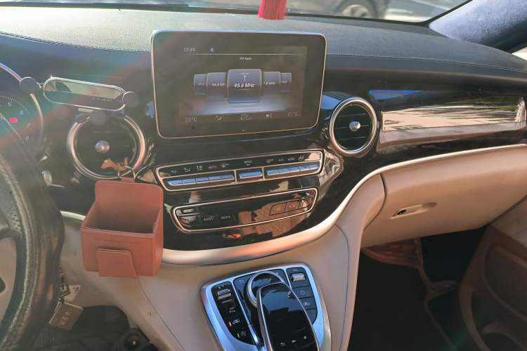 Used Mercedes-Benz V-Class 2018 V 260 L Prestige Extended Version China V Audio And AC Panel