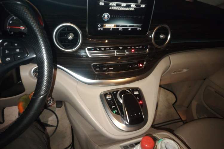 Used Mercedes-Benz V-Class 2018 V 260 Avantgarde Edition China V Audio And AC Panel
