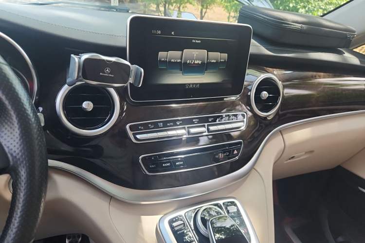 Used Mercedes-Benz V-Class 2018 V 260 Prestige Edition China VI Audio And AC Panel