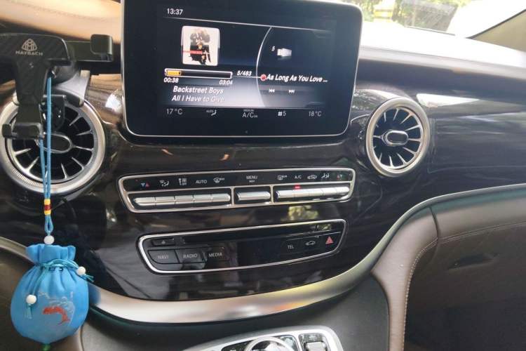 Used Mercedes-Benz V-Class 2018 V 260 Avantgarde Edition China VI Audio And AC Panel