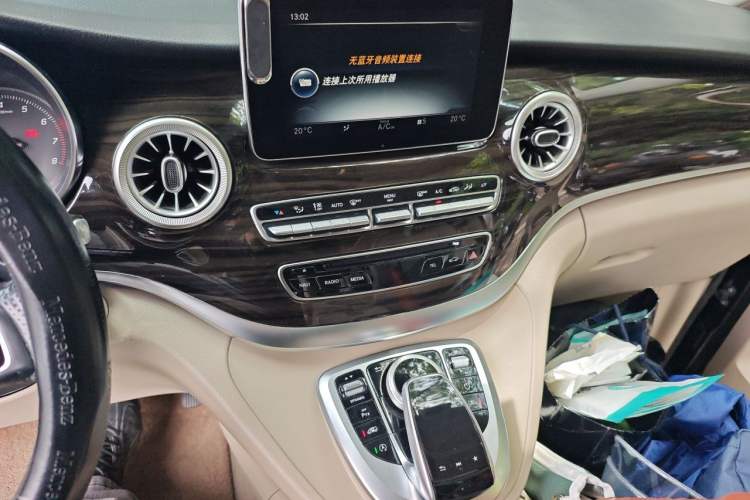 Used Mercedes-Benz V-Class 2018 V 260 Avantgarde Edition China VI Audio And AC Panel