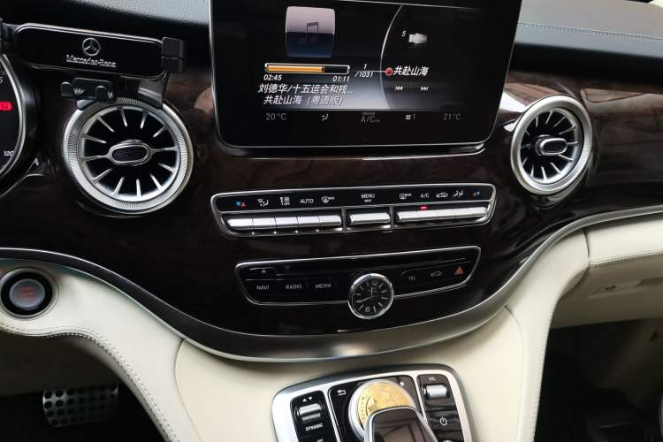 Used Mercedes-Benz V-Class 2018 V 260 L Prestige Extended Version China V Audio And AC Panel