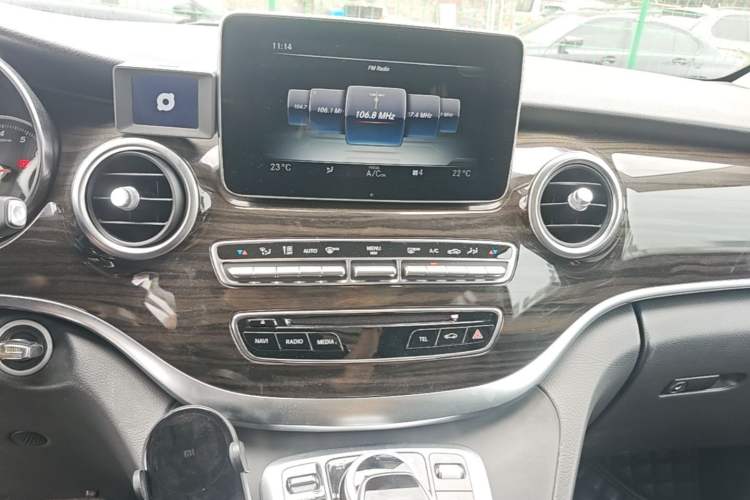 Used Mercedes-Benz V-Class 2018 V 260 Avantgarde Edition China VI Audio And AC Panel