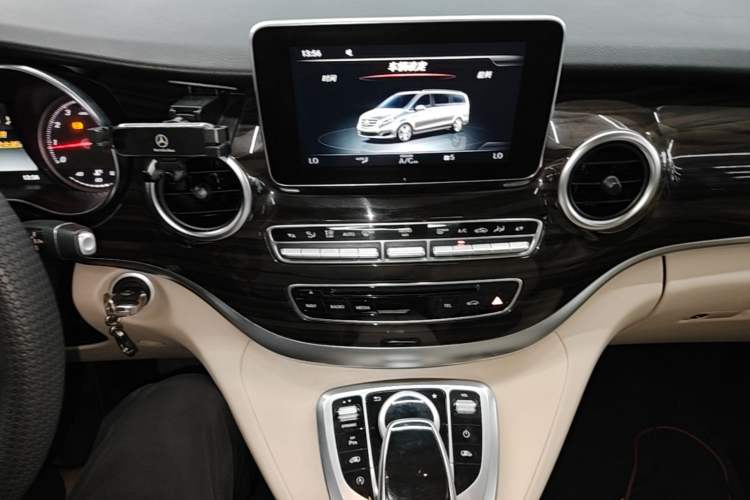 Used Mercedes-Benz V-Class 2018 V 260 Avantgarde Edition China V Audio And AC Panel