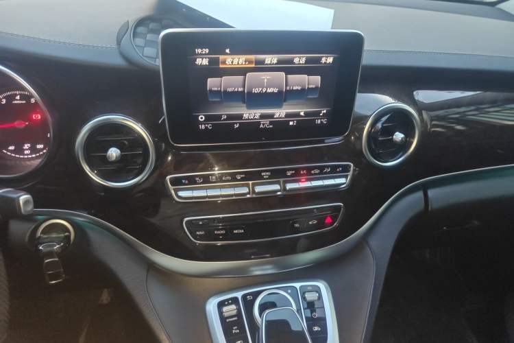 Used Mercedes-Benz V-Class 2018 V 260 Prestige Edition China V Audio And AC Panel