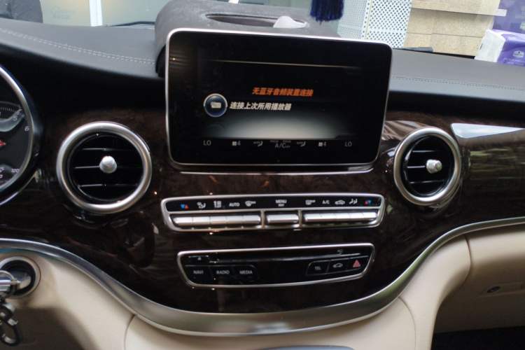 Used Mercedes-Benz V-Class 2018 V 260 Prestige Edition China VI Audio And AC Panel