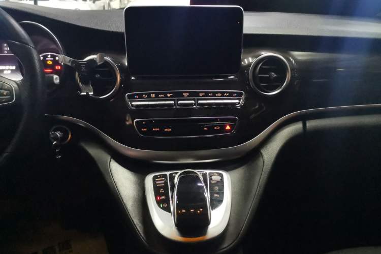 Used Mercedes-Benz V-Class 2018 V 260 Avantgarde Edition China V Audio And AC Panel
