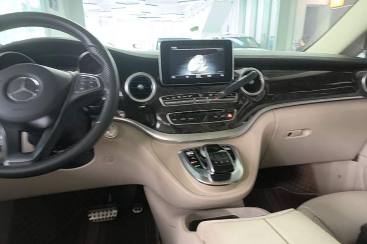 Used Mercedes-Benz V-Class 2018 V 260 Prestige Edition China V Audio And AC Panel