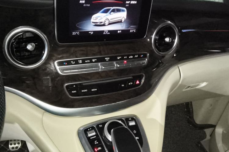 Used Mercedes-Benz V-Class 2018 V 260 L Prestige Extended Version China V Audio And AC Panel
