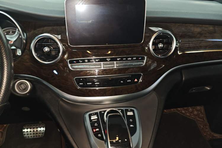 Used Mercedes-Benz V-Class 2018 V 260 Prestige Edition China V Audio And AC Panel