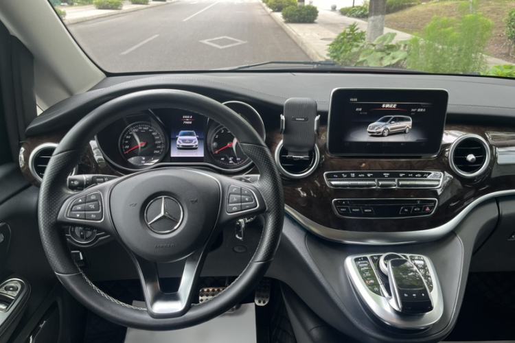 Used Mercedes-Benz V-Class 2018 V 260 Prestige Edition China VI Audio And AC Panel