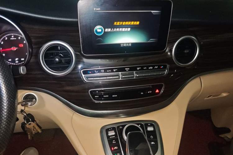 Used Mercedes-Benz V-Class 2018 V 260 Avantgarde Edition China VI Audio And AC Panel