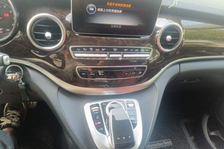 Used Mercedes-Benz V-Class 2018 V 260 Prestige Edition China VI Audio And AC Panel