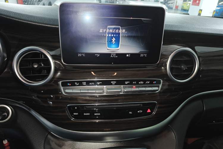 Used Mercedes-Benz V-Class 2018 V 260 Avantgarde Edition China VI Audio And AC Panel
