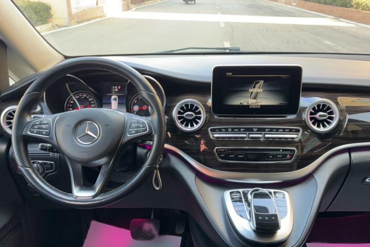 Used Mercedes-Benz V-Class 2018 V 260 Avantgarde Edition China VI Audio And AC Panel