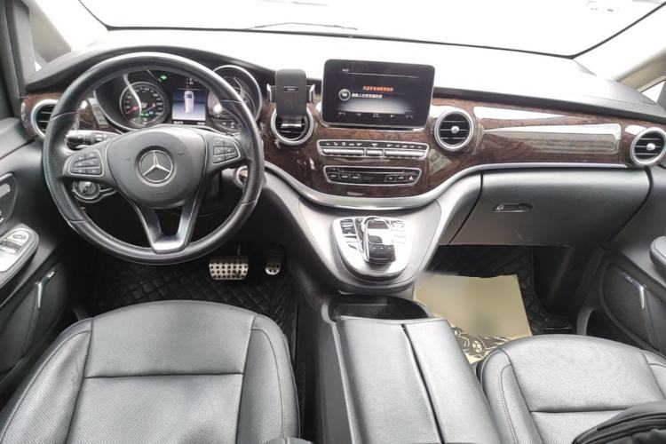 Used Mercedes-Benz V-Class 2018 V 260 Prestige Edition China VI Center Console
