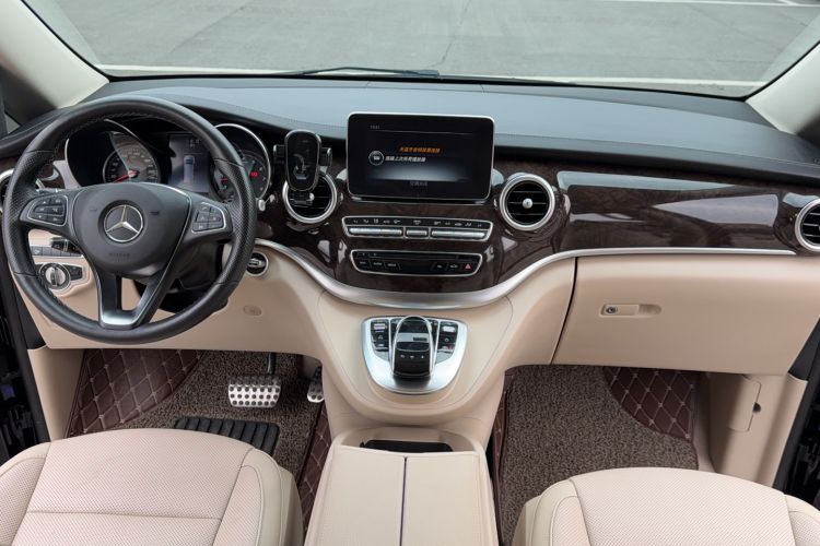 Used Mercedes-Benz V-Class 2018 V 260 Prestige Edition China VI Center Console