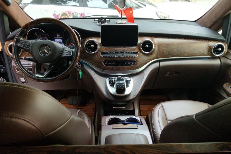 Used Mercedes-Benz V-Class  Center Console