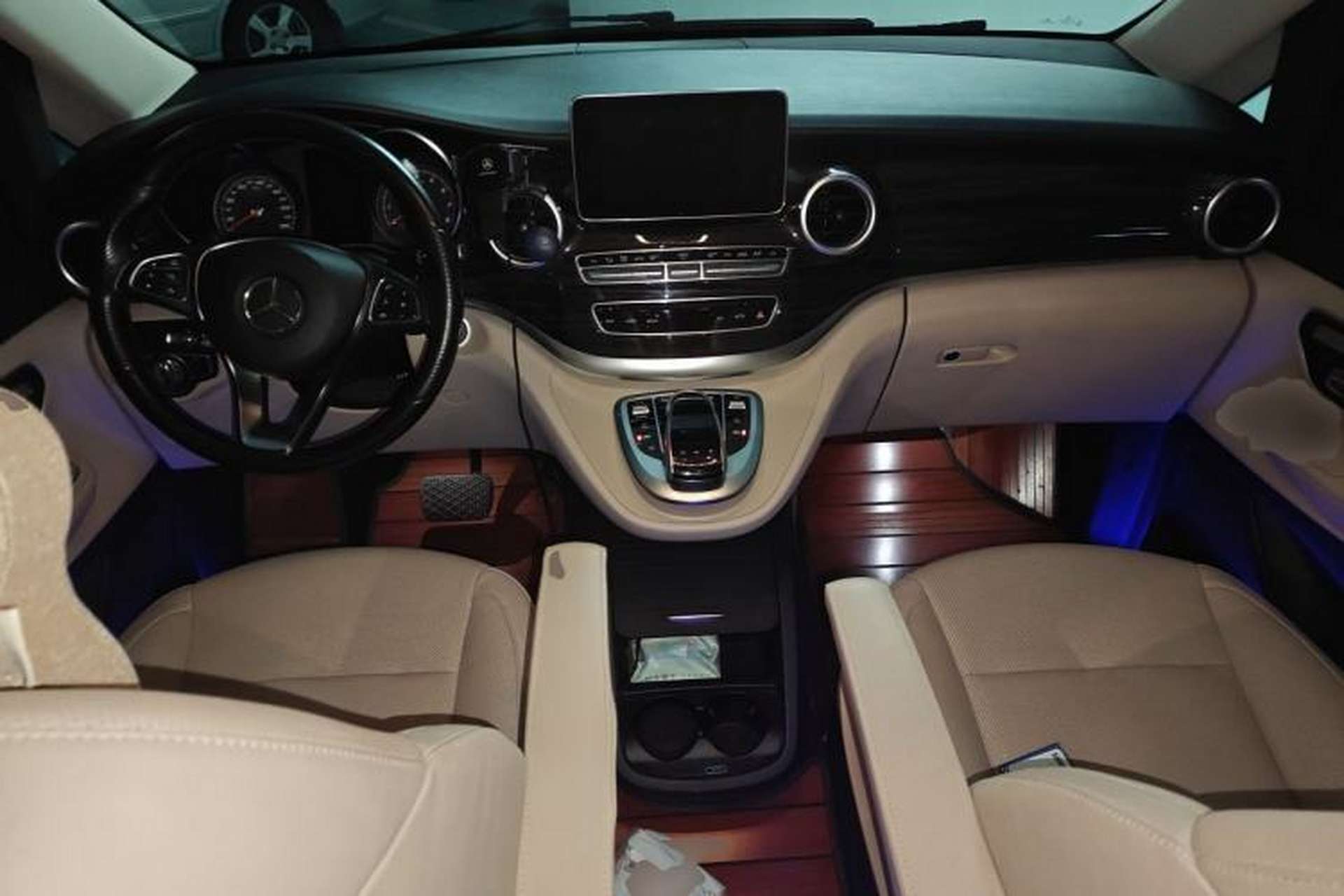 Used Mercedes-Benz V-Class 2018 V 260 Avantgarde Edition China V Center Console