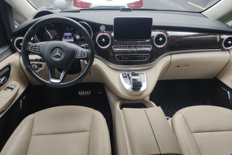 Used Mercedes-Benz V-Class 2018 V 260 L Prestige Extended Version China VI Center Console