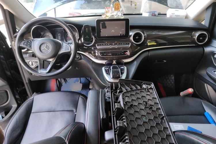 Used Mercedes-Benz V-Class 2018 V 260 Avantgarde Edition China V Center Console