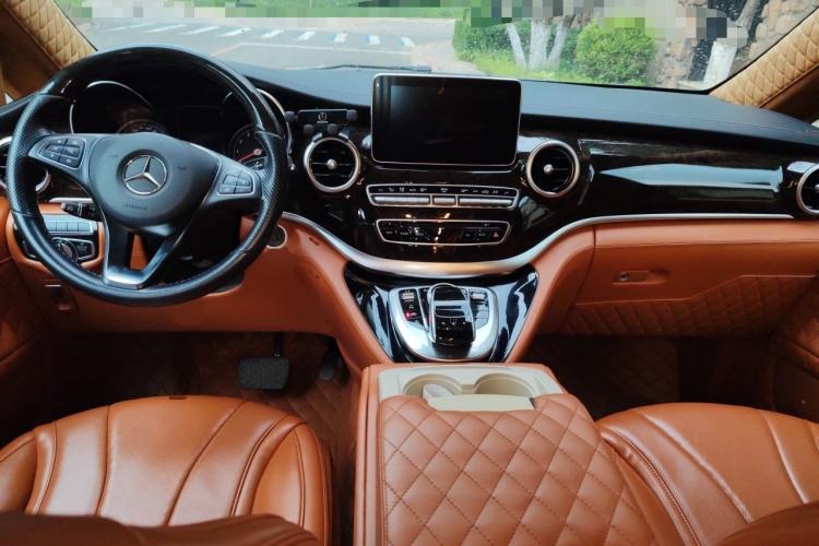 Used Mercedes-Benz V-Class 2018 V 260 L Prestige Extended Version China VI Center Console
