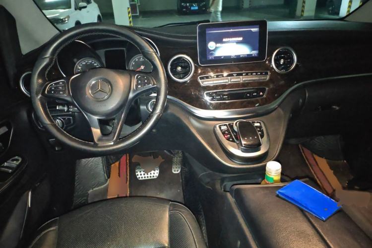 Used Mercedes-Benz V-Class 2018 V 260 Prestige Edition China VI Center Console
