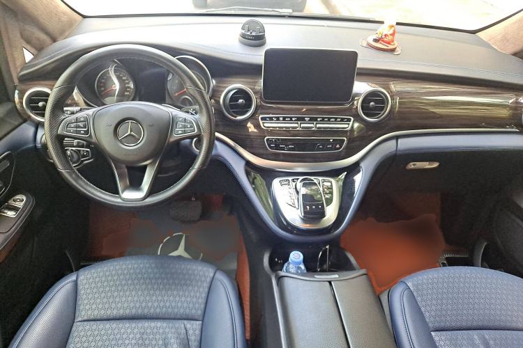 Used Mercedes-Benz V-Class 2018 V 260 Avantgarde Edition China V Center Console