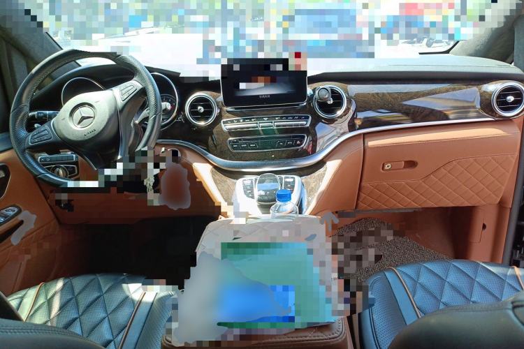 Used Mercedes-Benz V-Class 2018 V 260 Avantgarde Edition China VI Center Console