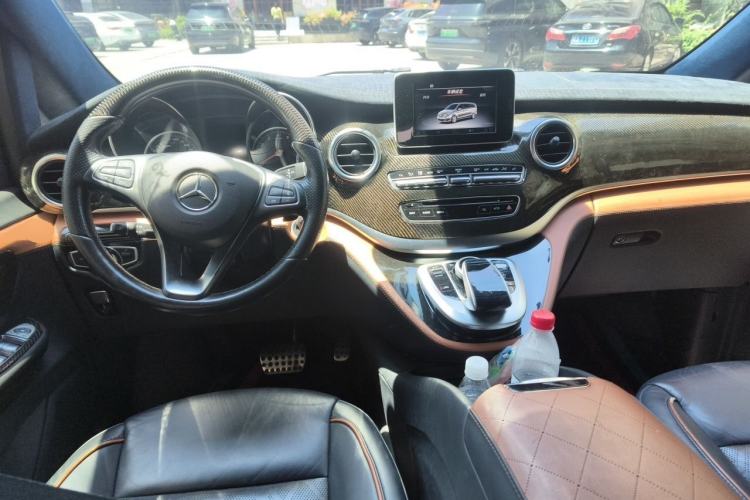 Used Mercedes-Benz V-Class  Center Console