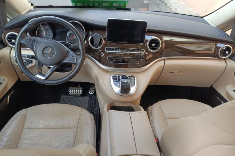 Used Mercedes-Benz V-Class 2018 V 260 L Prestige Extended Version China VI Center Console