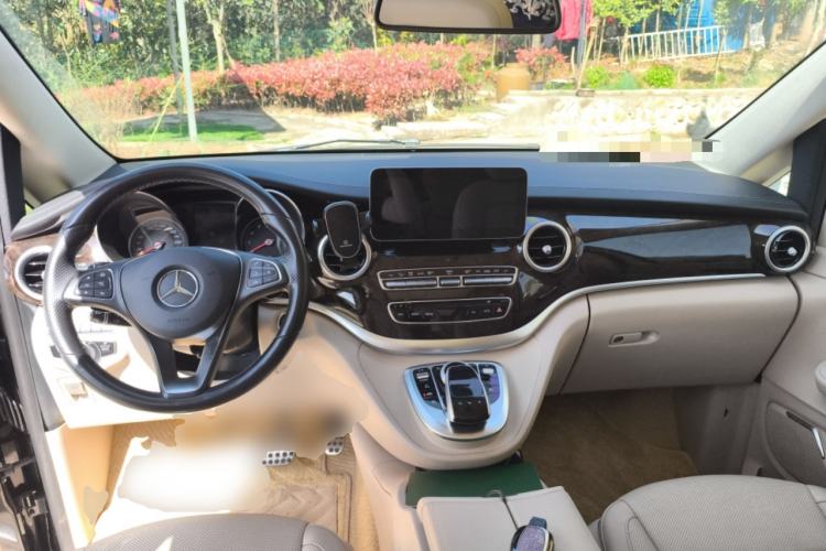 Used Mercedes-Benz V-Class 2018 V 260 Prestige Edition China VI Center Console