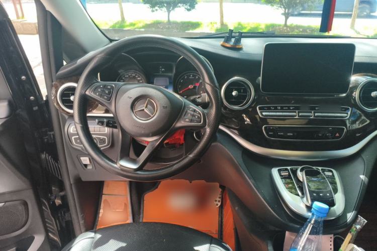 Used Mercedes-Benz V-Class 2018 V 260 Prestige Edition China VI Center Console