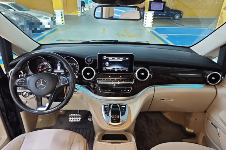 Used Mercedes-Benz V-Class 2018 V 260 Prestige Edition China VI Center Console