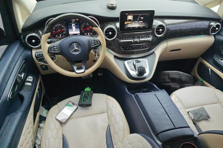 Used Mercedes-Benz V-Class 2018 V 260 L Prestige Extended Version China VI Center Console