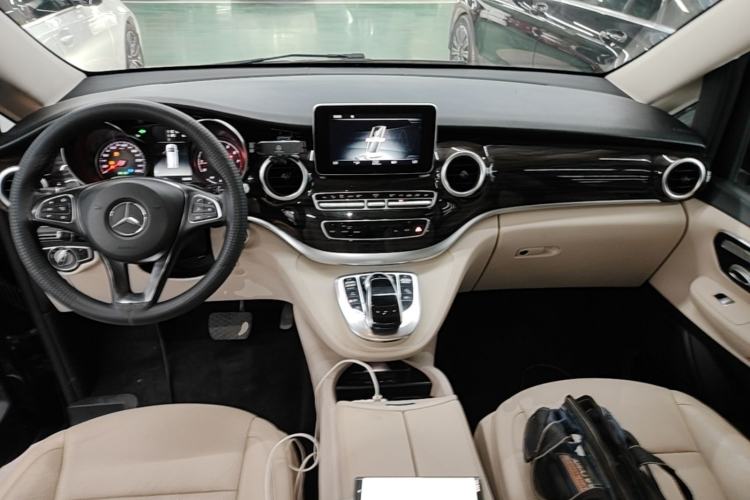 Used Mercedes-Benz V-Class 2018 V 260 Avantgarde Edition China V Center Console