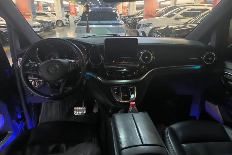 Used Mercedes-Benz V-Class 2018 V 260 L Prestige Extended Version China VI Center Console