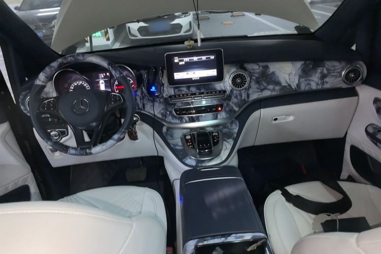 Used Mercedes-Benz V-Class 2018 V 260 Avantgarde Edition China V Center Console